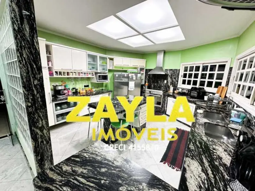 Casa com 3 quartos à venda, 450m2 em Sao Joao De Meriti - RJ - imagem 7 Foto 7 de Casa com 3 quartos à venda, 450m2 em Sao Joao De Meriti - RJ