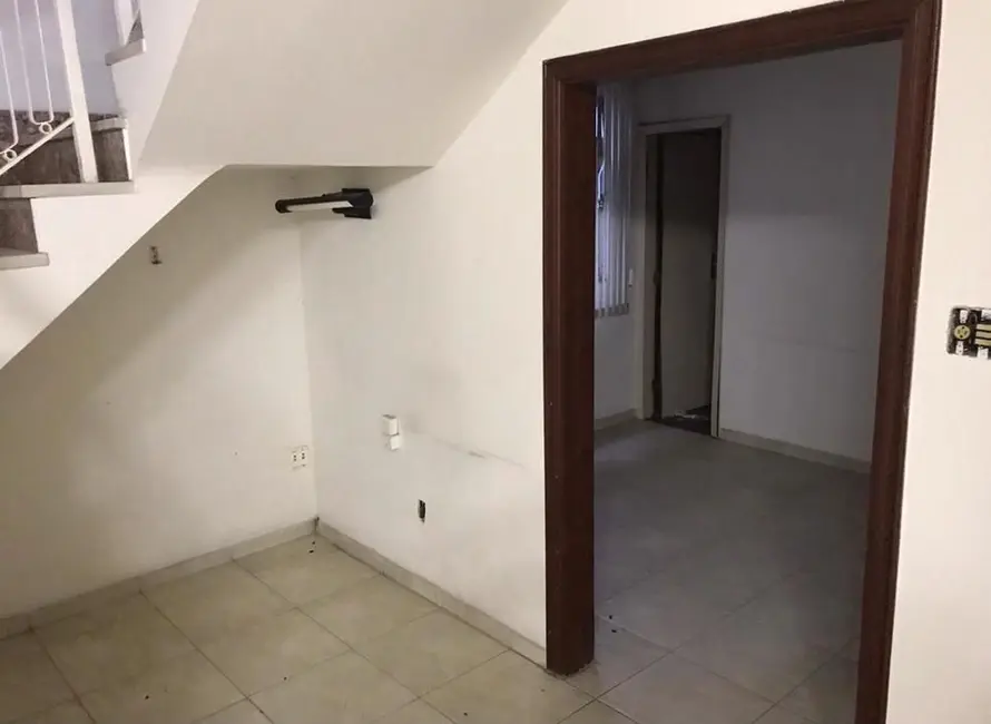 Foto 3 de Casa com 3 quartos à venda, 220m2 em Encruzilhada, Santos - SP