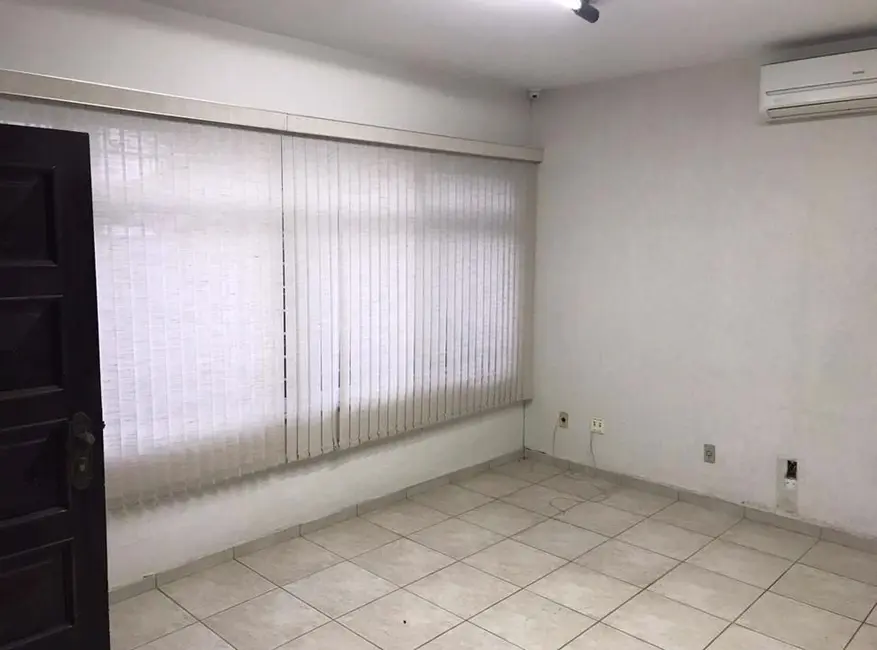 Foto 1 de Casa com 3 quartos à venda, 220m2 em Encruzilhada, Santos - SP