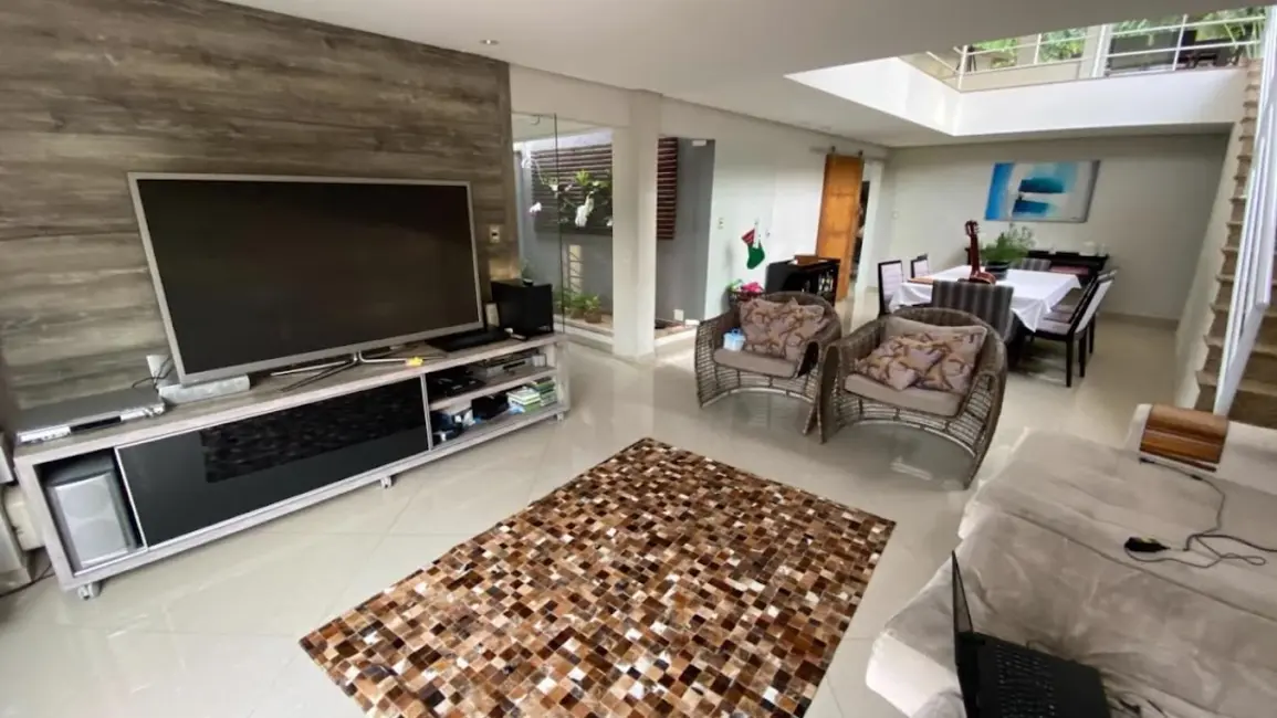 Foto 2 de Casa com 4 quartos à venda, 1300m2 em Santos - SP