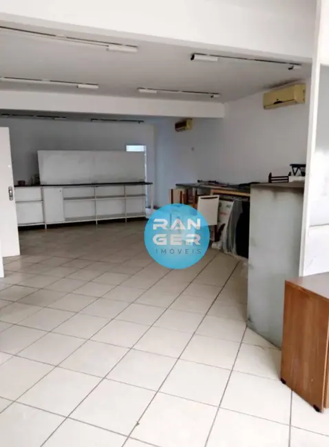 Sobrado com 2 quartos para alugar, 200m2 em Paquetá, Santos - SP - imagem 7 Foto 7 de Sobrado com 2 quartos para alugar, 200m2 em Paquetá, Santos - SP