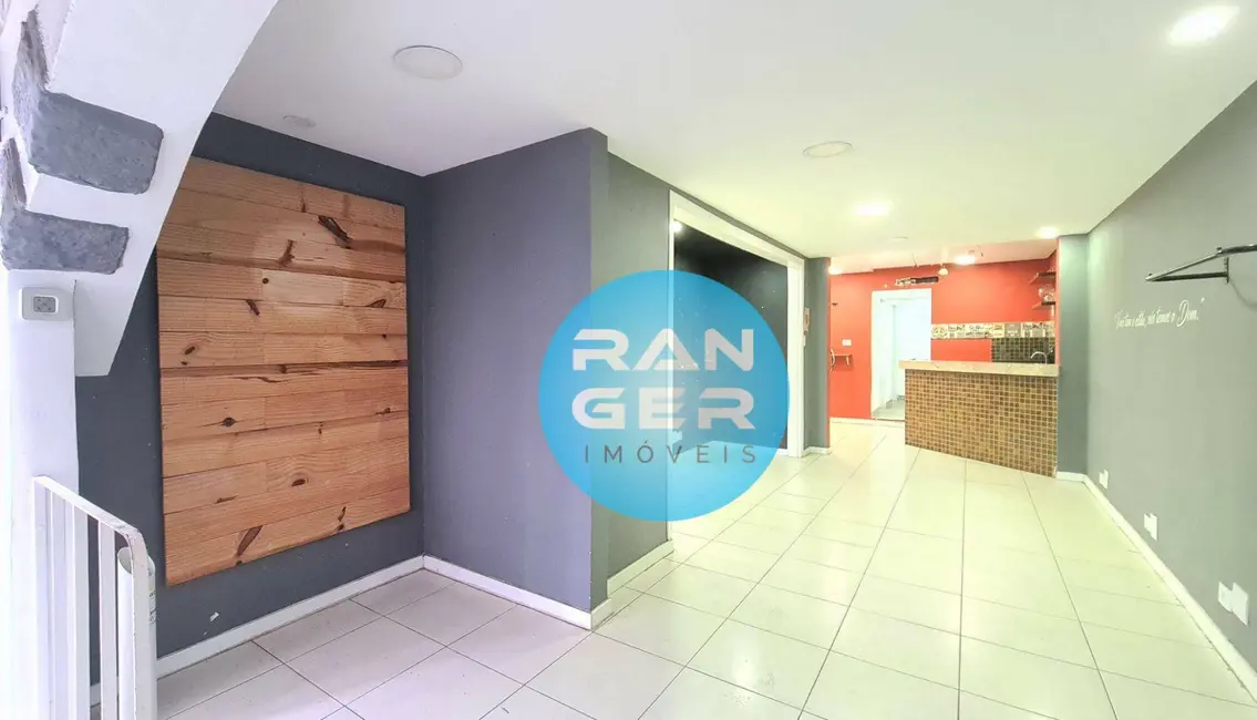 Foto 2 de Casa com 3 quartos para alugar, 154m2 em Gonzaga, Santos - SP