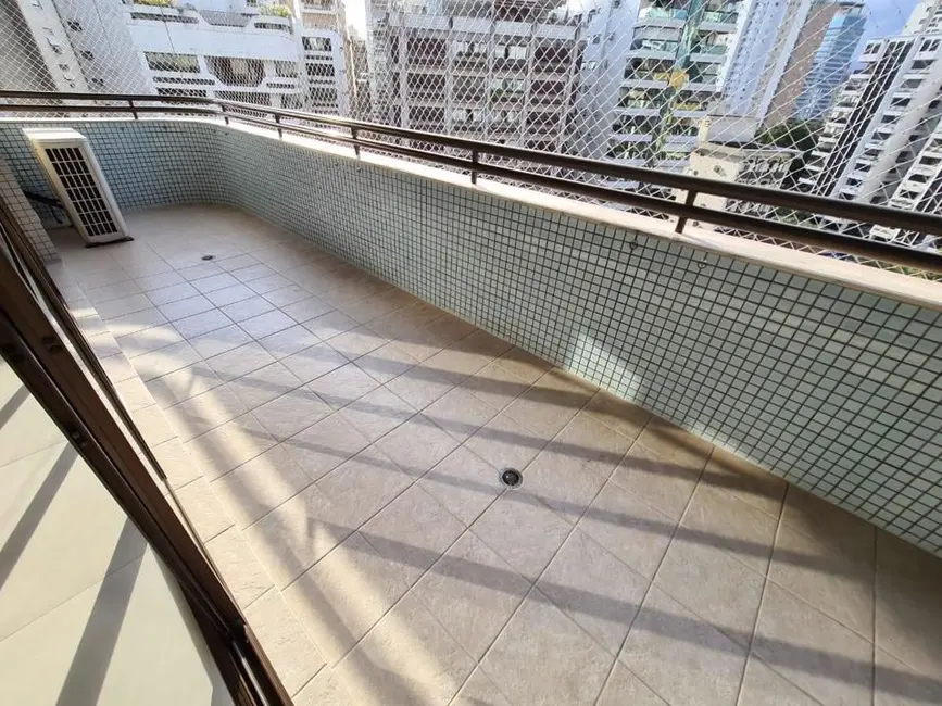 Apartamento com 4 quartos à venda e para alugar, 212m2 em Boqueirão, Santos - SP - imagem 4 Foto 4 de Apartamento com 4 quartos à venda e para alugar, 212m2 em Boqueirão, Santos - SP