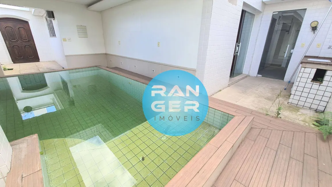 Casa com 5 quartos para alugar, 300m2 em Ponta da Praia, Santos - SP - imagem 5 Foto 5 de Casa com 5 quartos para alugar, 300m2 em Ponta da Praia, Santos - SP