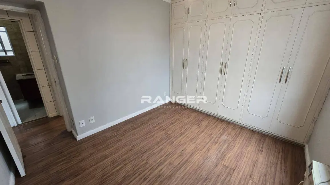 Apartamento com 2 quartos para alugar, 70m2 em Embaré, Santos - SP - imagem 5 Foto 5 de Apartamento com 2 quartos para alugar, 70m2 em Embaré, Santos - SP