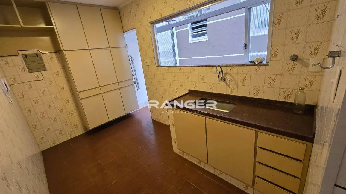 Apartamento com 2 quartos para alugar, 70m2 em Embaré, Santos - SP - imagem 9 Foto 9 de Apartamento com 2 quartos para alugar, 70m2 em Embaré, Santos - SP