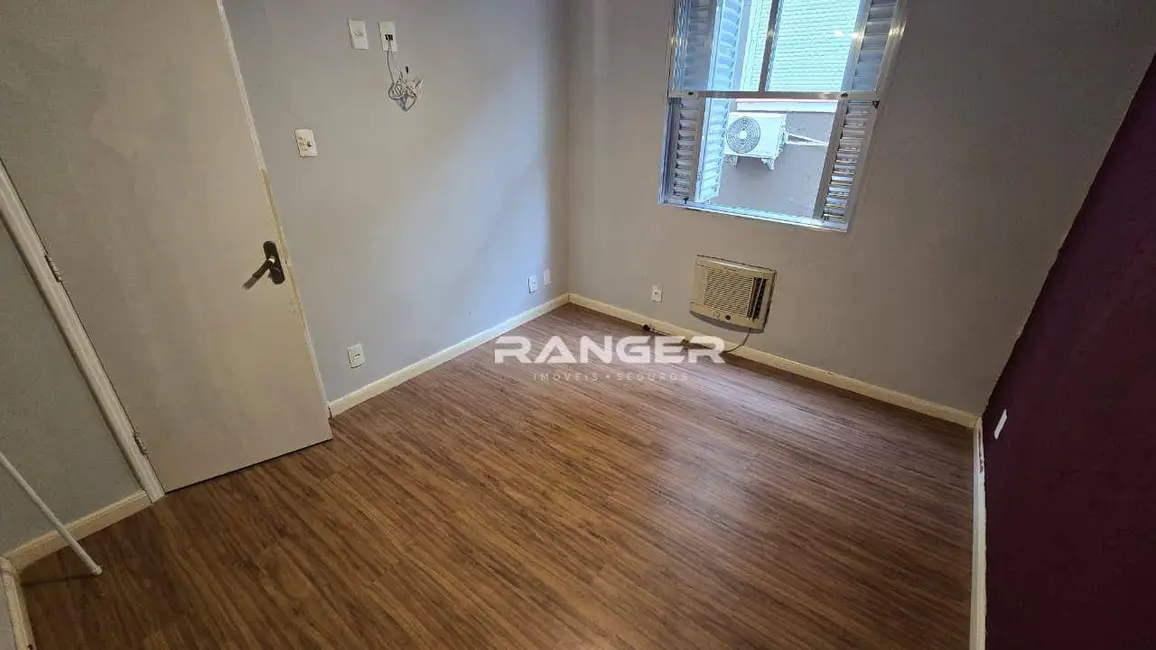 Apartamento com 2 quartos para alugar, 70m2 em Embaré, Santos - SP - imagem 3 Foto 3 de Apartamento com 2 quartos para alugar, 70m2 em Embaré, Santos - SP