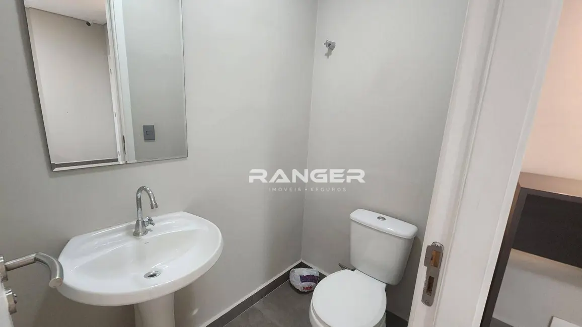 Sala Comercial para alugar, 42m2 em Santos - SP - imagem 2 Foto 2 de Sala Comercial para alugar, 42m2 em Santos - SP