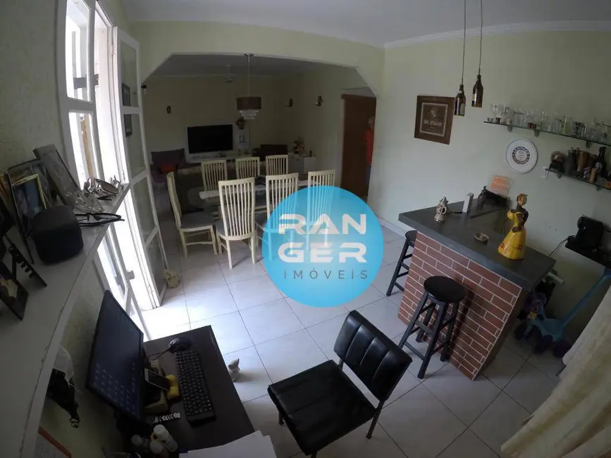 Casa com 3 quartos à venda, 200m2 em Gonzaga, Santos - SP - imagem 9 Foto 9 de Casa com 3 quartos à venda, 200m2 em Gonzaga, Santos - SP