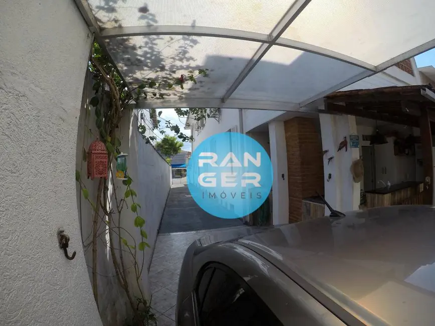 Casa com 3 quartos à venda, 200m2 em Gonzaga, Santos - SP - imagem 6 Foto 6 de Casa com 3 quartos à venda, 200m2 em Gonzaga, Santos - SP