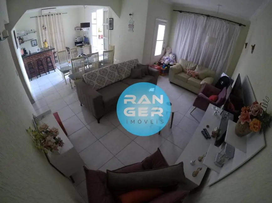 Casa com 3 quartos à venda, 200m2 em Gonzaga, Santos - SP - imagem 4 Foto 4 de Casa com 3 quartos à venda, 200m2 em Gonzaga, Santos - SP