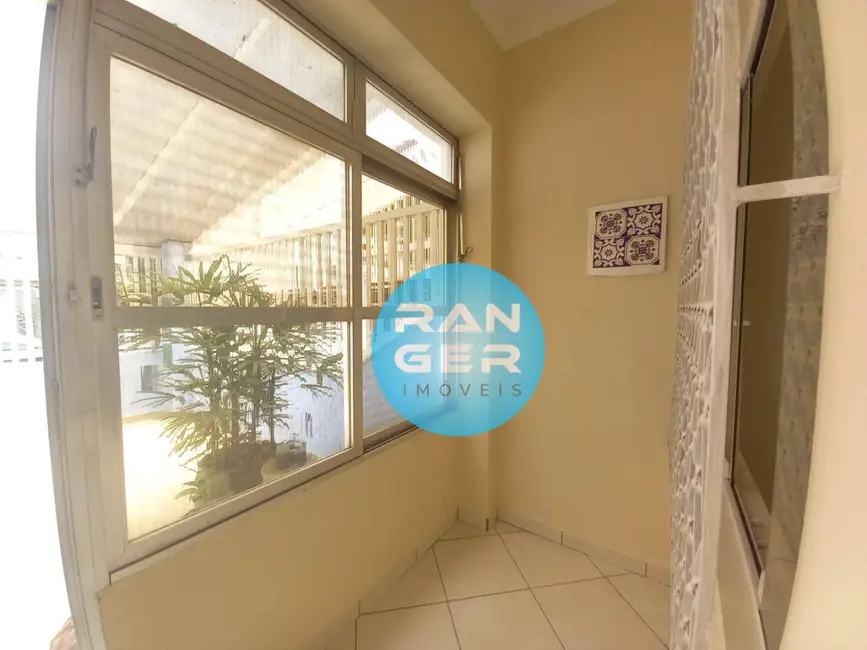 Casa com 2 quartos à venda, 105m2 em Embaré, Santos - SP - imagem 8 Foto 8 de Casa com 2 quartos à venda, 105m2 em Embaré, Santos - SP