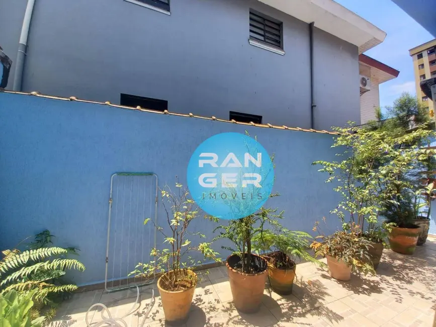 Casa com 2 quartos à venda, 105m2 em Embaré, Santos - SP - imagem 3 Foto 3 de Casa com 2 quartos à venda, 105m2 em Embaré, Santos - SP