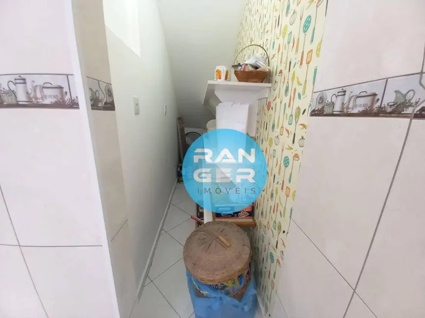 Casa com 2 quartos à venda, 105m2 em Embaré, Santos - SP - imagem 4 Foto 4 de Casa com 2 quartos à venda, 105m2 em Embaré, Santos - SP