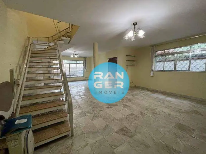 Foto 3 de Casa com 3 quartos à venda, 335m2 em Gonzaga, Santos - SP