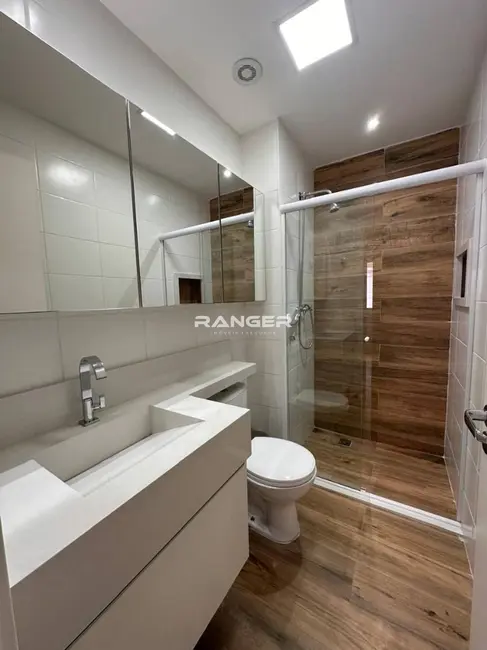Apartamento com 2 quartos para alugar, 63m2 em Marapé, Santos - SP - imagem 8 Foto 8 de Apartamento com 2 quartos para alugar, 63m2 em Marapé, Santos - SP