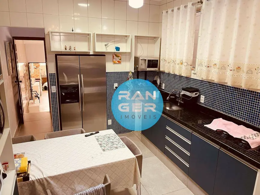 Foto 5 de Casa com 3 quartos à venda, 250m2 em Marapé, Santos - SP