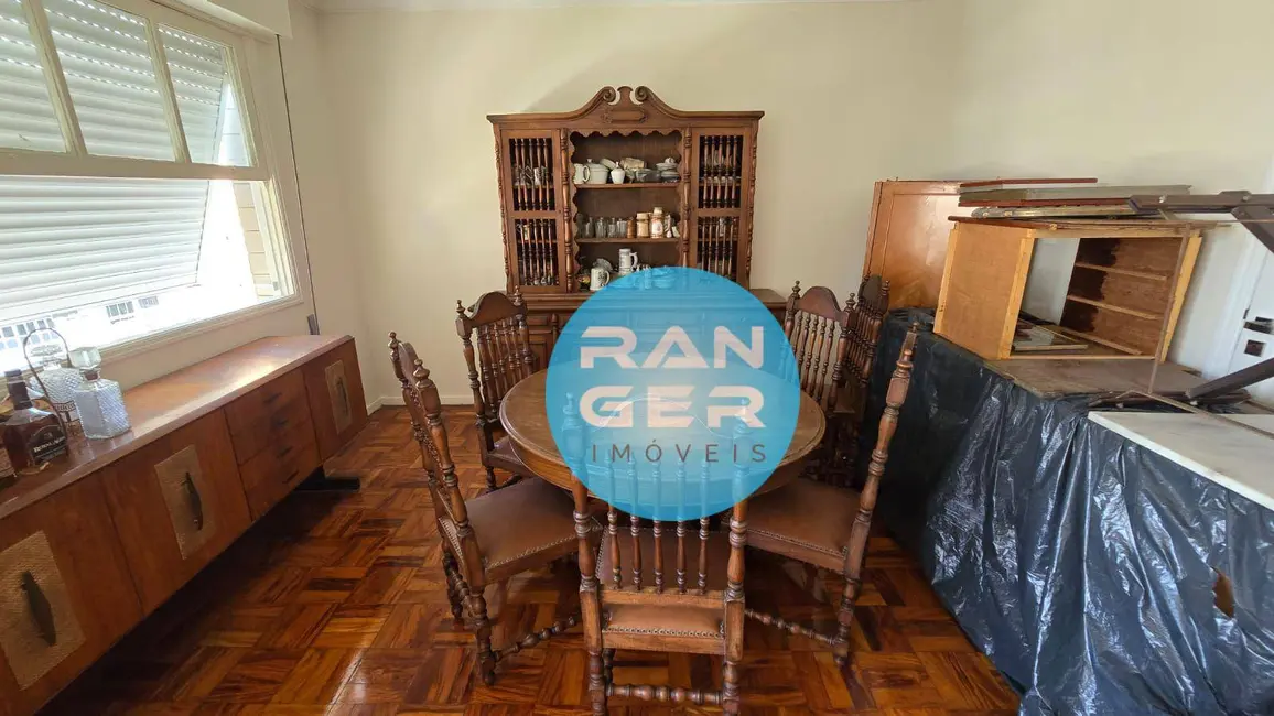 Apartamento com 3 quartos para alugar, 188m2 em Gonzaga, Santos - SP - imagem 8 Foto 8 de Apartamento com 3 quartos para alugar, 188m2 em Gonzaga, Santos - SP