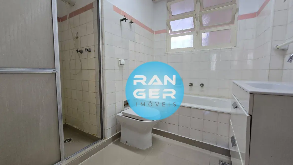 Apartamento com 3 quartos para alugar, 151m2 em Gonzaga, Santos - SP - imagem 9 Foto 9 de Apartamento com 3 quartos para alugar, 151m2 em Gonzaga, Santos - SP