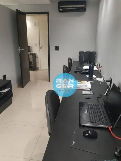 Sala Comercial à venda e para alugar, 37m2 em Vila Belmiro, Santos - SP - imagem 1 Foto 1 de Sala Comercial à venda e para alugar, 37m2 em Vila Belmiro, Santos - SP