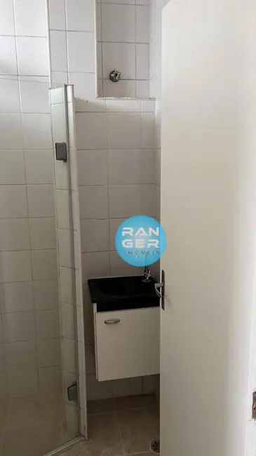 Foto 4 de Apartamento com 2 quartos para alugar, 70m2 em Gonzaga, Santos - SP