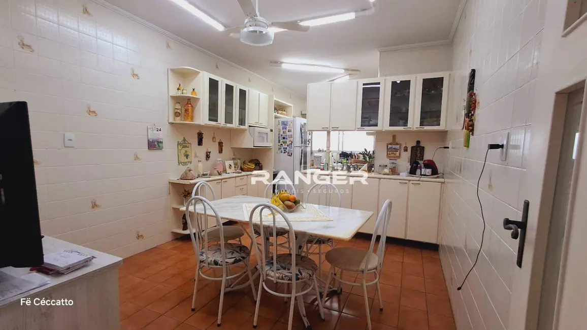 Apartamento com 3 quartos à venda, 200m2 em Campo Grande, Santos - SP - imagem 4 Foto 4 de Apartamento com 3 quartos à venda, 200m2 em Campo Grande, Santos - SP