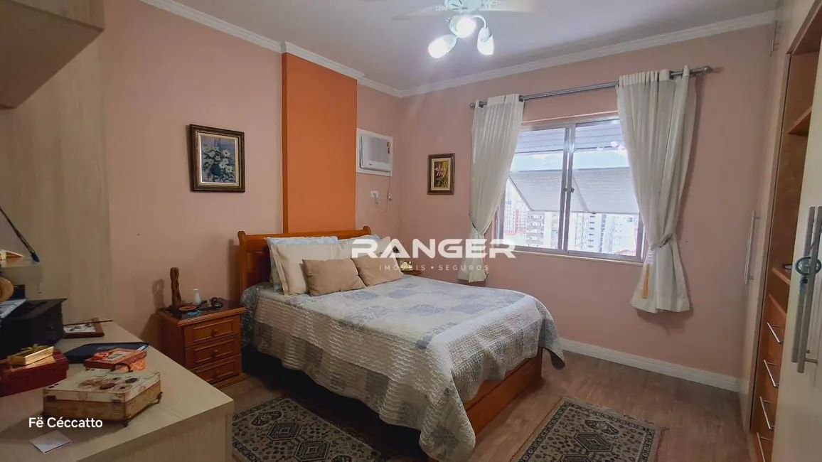 Apartamento com 3 quartos à venda, 200m2 em Campo Grande, Santos - SP - imagem 8 Foto 8 de Apartamento com 3 quartos à venda, 200m2 em Campo Grande, Santos - SP