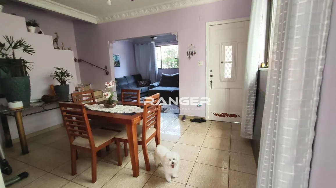 Foto 2 de Casa com 3 quartos para alugar, 160m2 em Macuco, Santos - SP