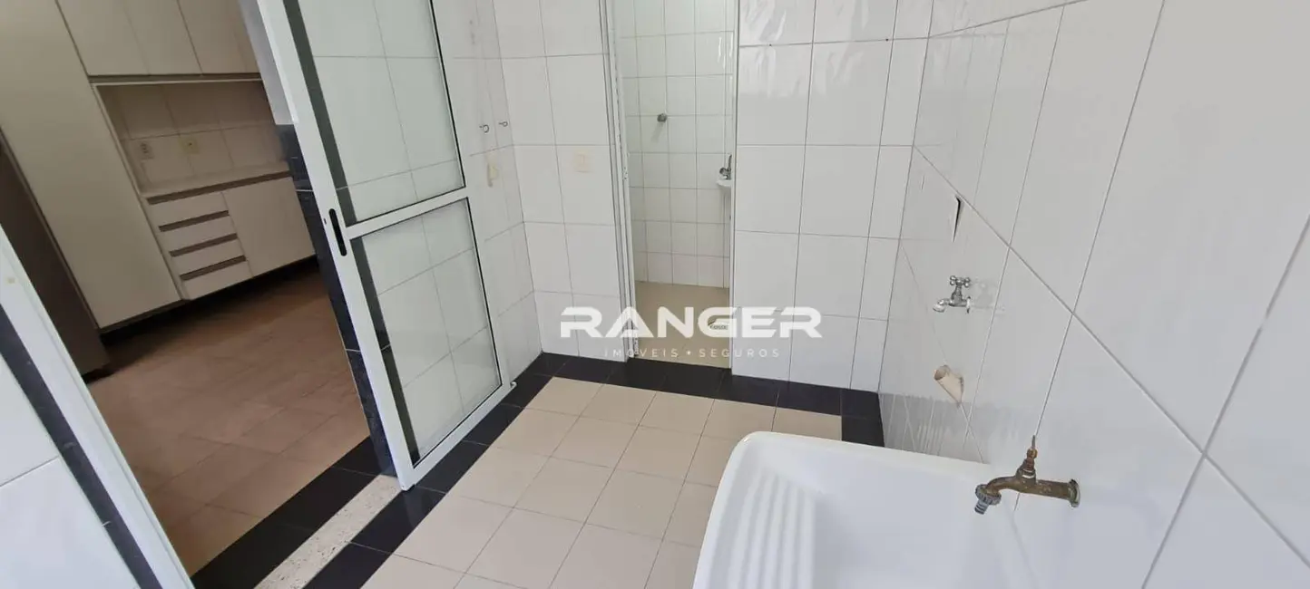 Apartamento com 2 quartos para alugar, 155m2 em Macuco, Santos - SP - imagem 1 Foto 1 de Apartamento com 2 quartos para alugar, 155m2 em Macuco, Santos - SP