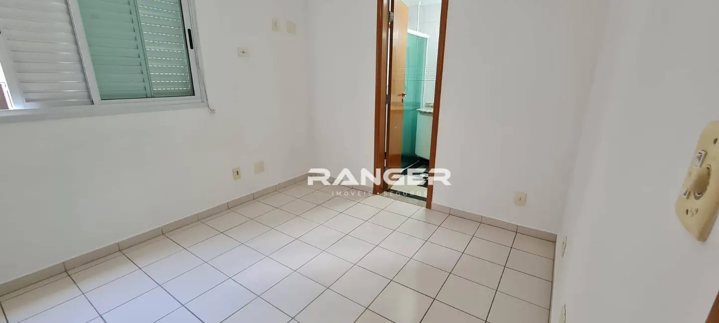 Apartamento com 2 quartos para alugar, 155m2 em Macuco, Santos - SP - imagem 9 Foto 9 de Apartamento com 2 quartos para alugar, 155m2 em Macuco, Santos - SP