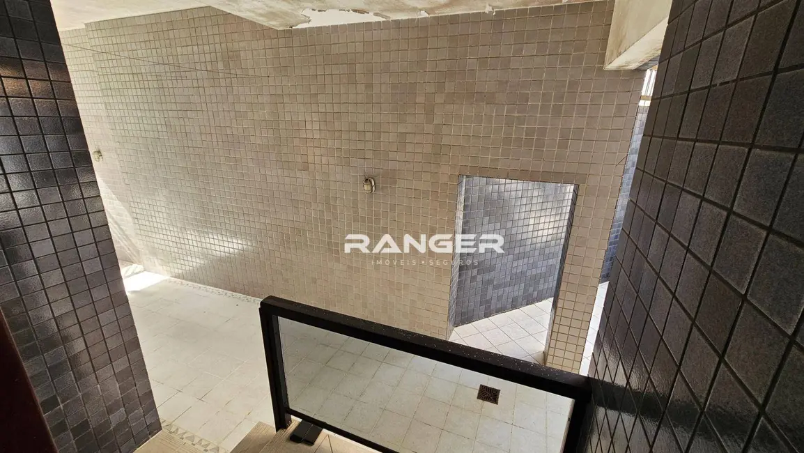 Casa com 4 quartos à venda e para alugar, 250m2 em Gonzaga, Santos - SP - imagem 6 Foto 6 de Casa com 4 quartos à venda e para alugar, 250m2 em Gonzaga, Santos - SP