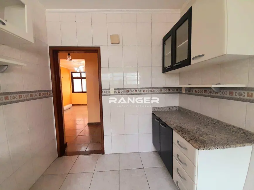 Apartamento com 3 quartos para alugar, 160m2 em José Menino, Santos - SP - imagem 7 Foto 7 de Apartamento com 3 quartos para alugar, 160m2 em José Menino, Santos - SP