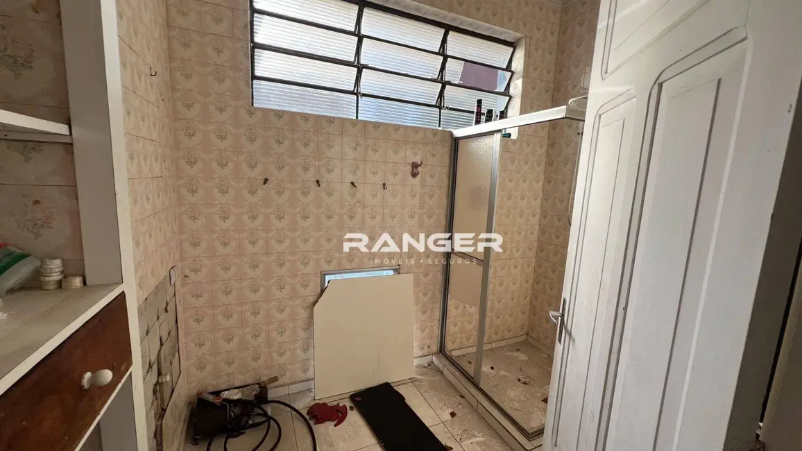 Casa com 2 quartos para alugar, 100m2 em Pompéia, Santos - SP - imagem 8 Foto 8 de Casa com 2 quartos para alugar, 100m2 em Pompéia, Santos - SP
