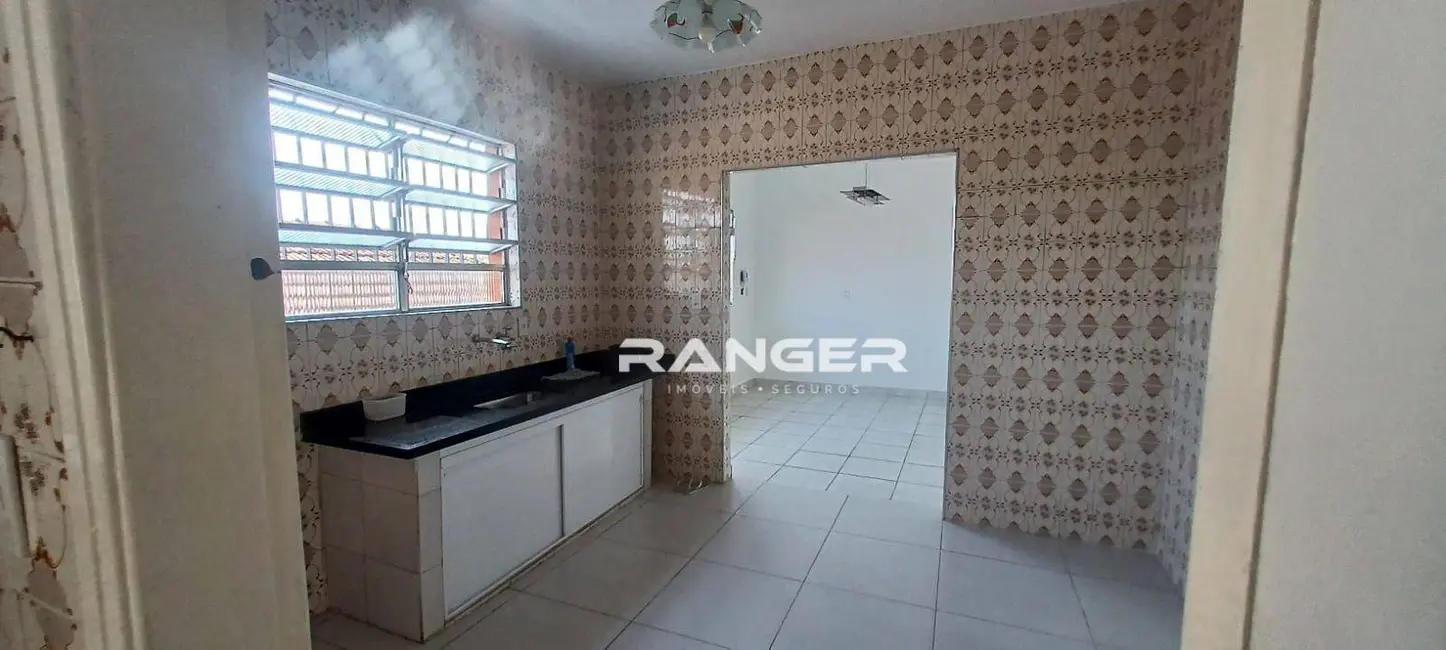 Casa de Condomínio com 3 quartos à venda, 127m2 em Chico de Paula, Santos - SP - imagem 1 Foto 1 de Casa de Condomínio com 3 quartos à venda, 127m2 em Chico de Paula, Santos - SP