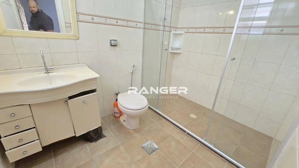 Apartamento com 4 quartos à venda, 207m2 em Gonzaga, Santos - SP - imagem 6 Foto 6 de Apartamento com 4 quartos à venda, 207m2 em Gonzaga, Santos - SP