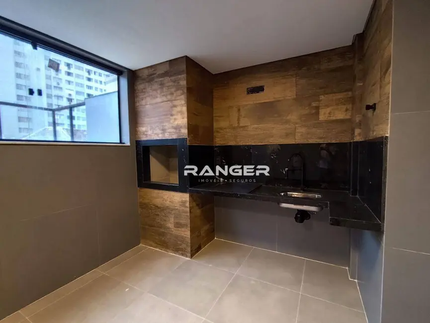 Casa com 3 quartos à venda, 281m2 em Embaré, Santos - SP - imagem 3 Foto 3 de Casa com 3 quartos à venda, 281m2 em Embaré, Santos - SP