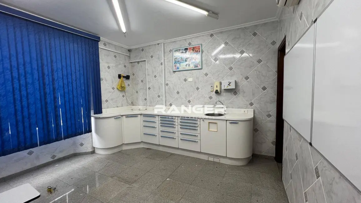 Foto 3 de Sala Comercial à venda, 47m2 em Embaré, Santos - SP