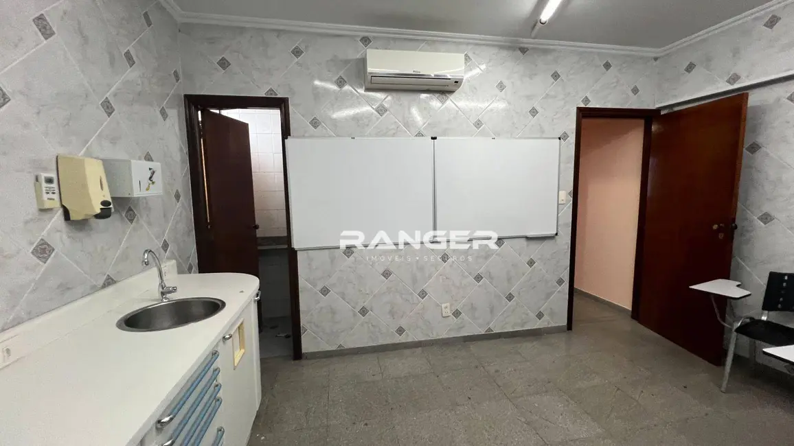 Foto 4 de Sala Comercial à venda, 47m2 em Embaré, Santos - SP