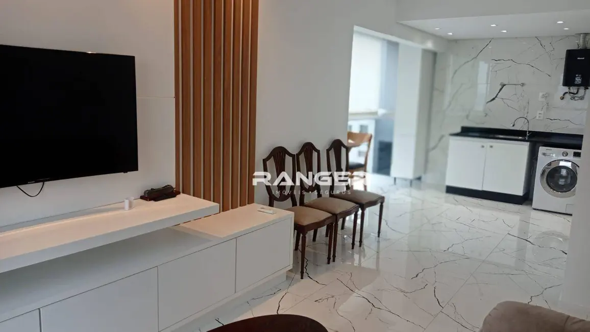 Foto 2 de Apartamento com 2 quartos para alugar, 74m2 em Embaré, Santos - SP