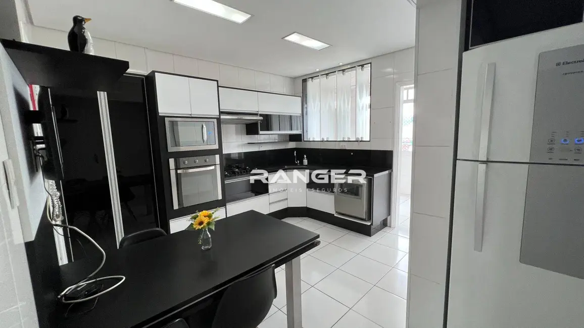 Apartamento com 3 quartos à venda, 136m2 em Pompéia, Santos - SP - imagem 4 Foto 4 de Apartamento com 3 quartos à venda, 136m2 em Pompéia, Santos - SP