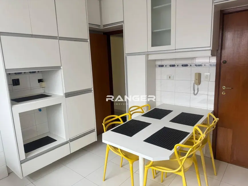 Apartamento com 2 quartos para alugar, 114m2 em Marapé, Santos - SP - imagem 5 Foto 5 de Apartamento com 2 quartos para alugar, 114m2 em Marapé, Santos - SP