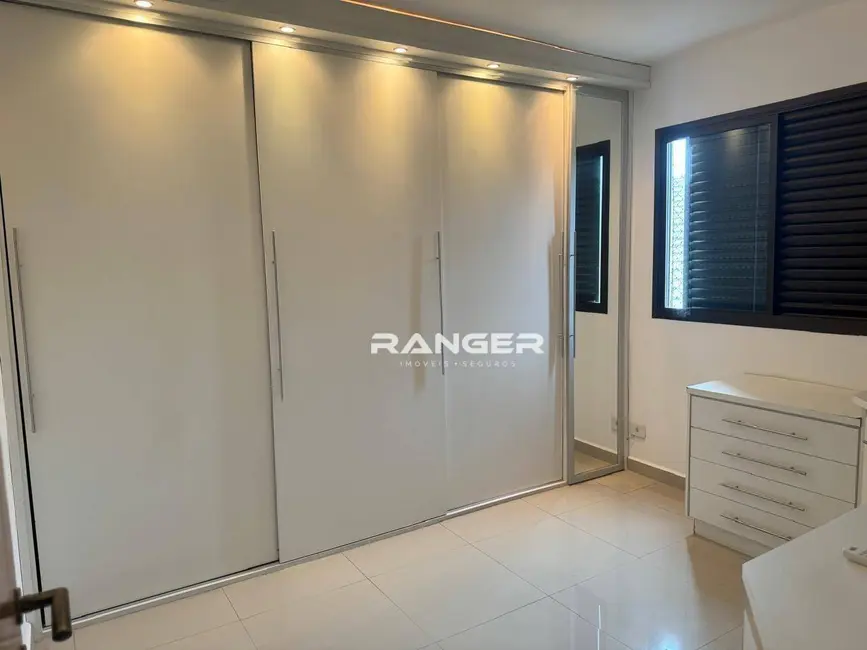 Apartamento com 2 quartos para alugar, 114m2 em Marapé, Santos - SP - imagem 8 Foto 8 de Apartamento com 2 quartos para alugar, 114m2 em Marapé, Santos - SP