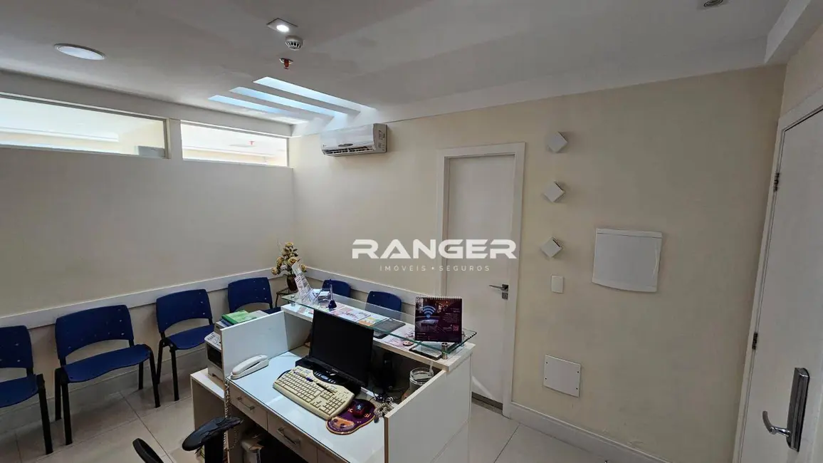 Foto 4 de Sala Comercial para alugar, 132m2 em Santos - SP