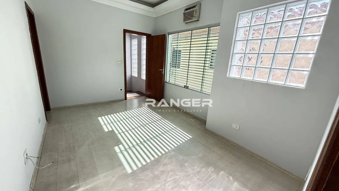 Foto 8 de Casa com 5 quartos à venda, 280m2 em Marapé, Santos - SP