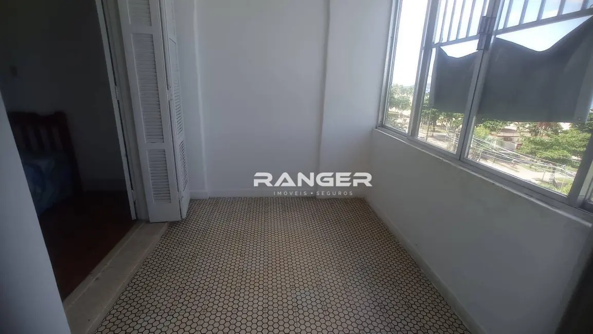 Apartamento com 3 quartos para alugar, 99m2 em Gonzaga, Santos - SP - imagem 6 Foto 6 de Apartamento com 3 quartos para alugar, 99m2 em Gonzaga, Santos - SP
