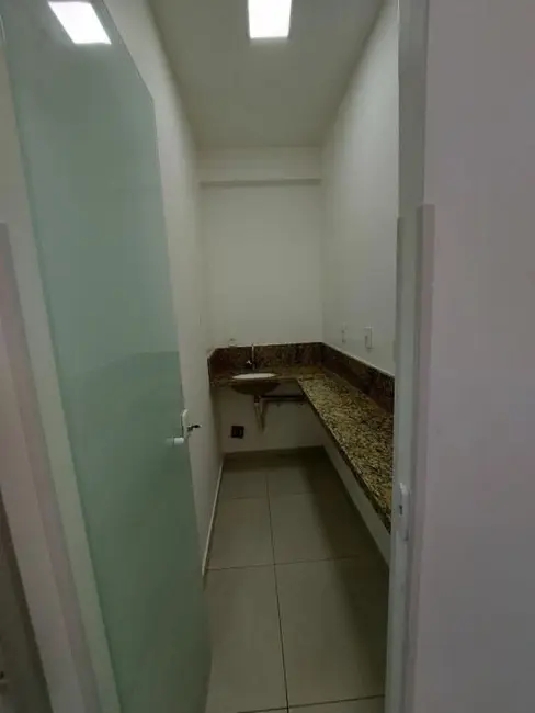 Sala Comercial para alugar, 42m2 em Centro, Santos - SP - imagem 3 Foto 3 de Sala Comercial para alugar, 42m2 em Centro, Santos - SP