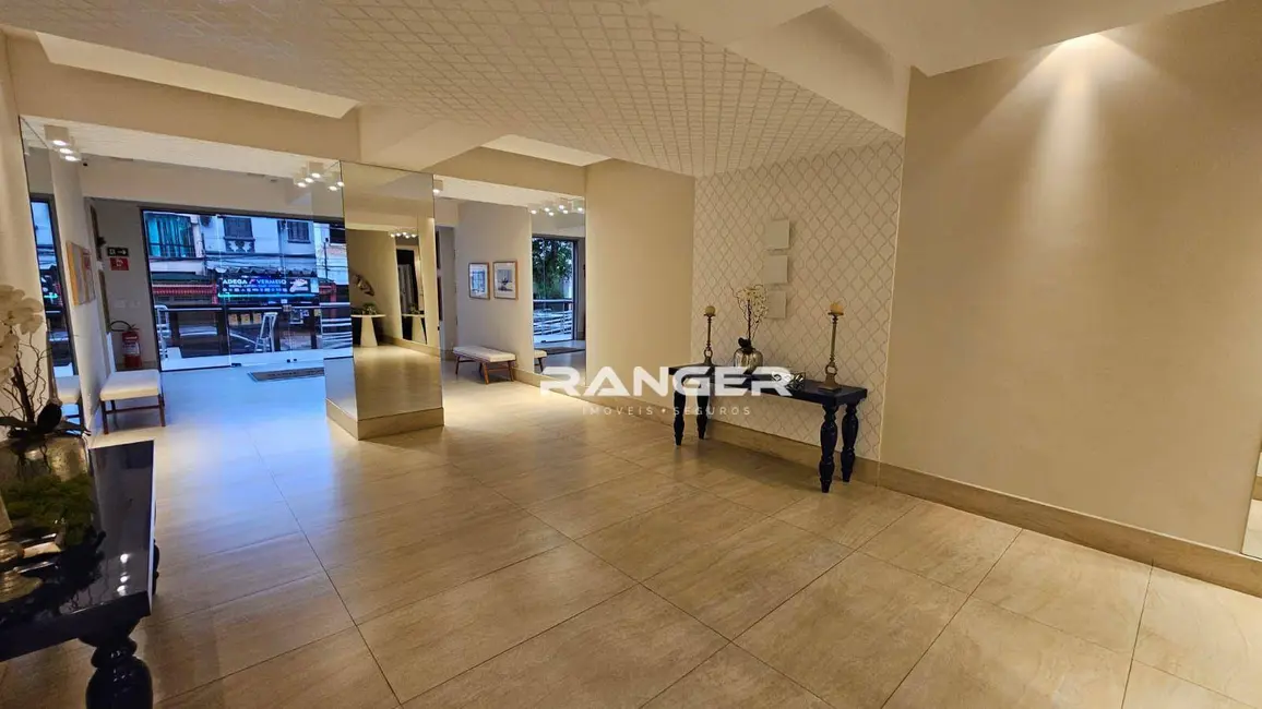 Foto 2 de Apartamento com 3 quartos à venda, 130m2 em Gonzaga, Santos - SP