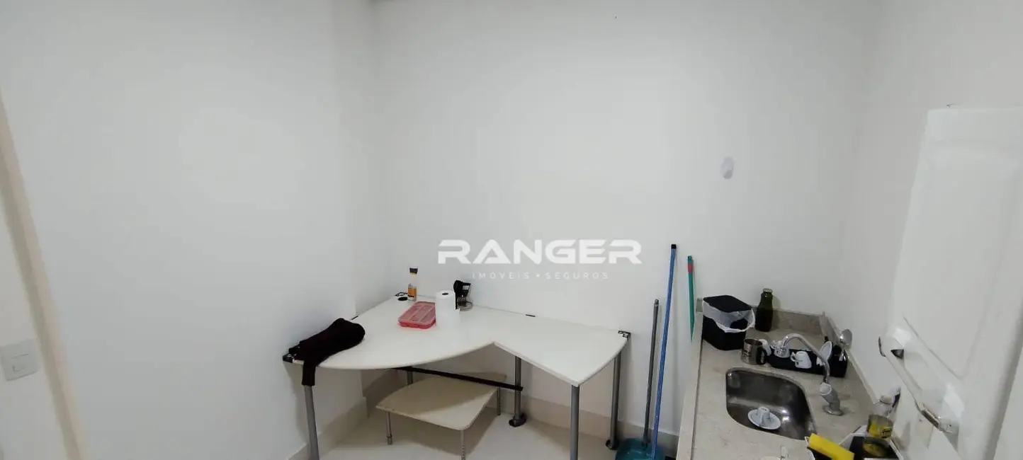 Foto 2 de Sala Comercial para alugar, 320m2 em Valongo, Santos - SP