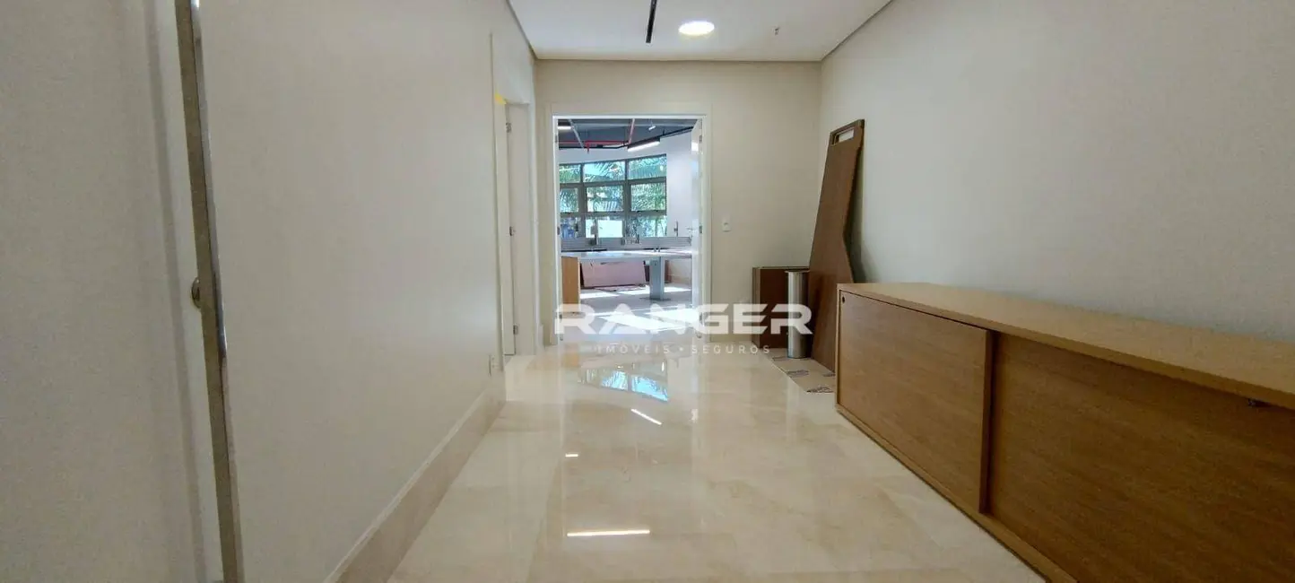 Sala Comercial para alugar, 320m2 em Valongo, Santos - SP - imagem 9 Foto 9 de Sala Comercial para alugar, 320m2 em Valongo, Santos - SP