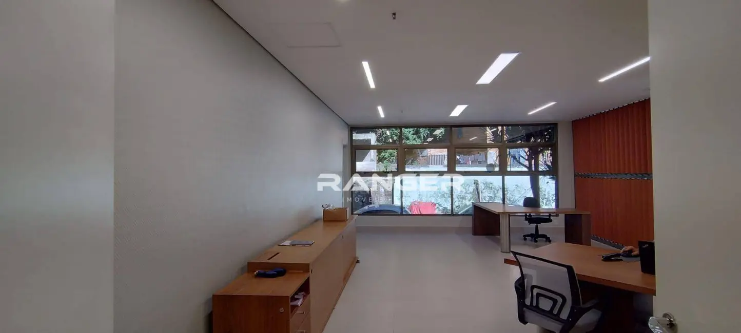 Sala Comercial para alugar, 320m2 em Valongo, Santos - SP - imagem 3 Foto 3 de Sala Comercial para alugar, 320m2 em Valongo, Santos - SP
